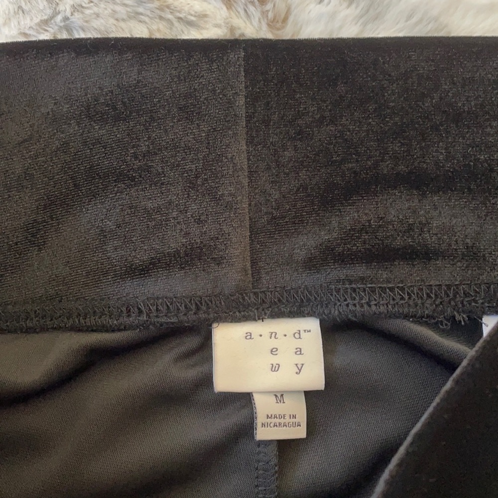 NWT black velour leggings - Picture 4 of 8